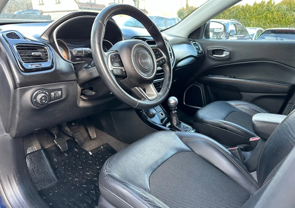 Jeep Compass cena 58500 przebieg: 119000, rok produkcji 2018 z Włoszczowa małe 742